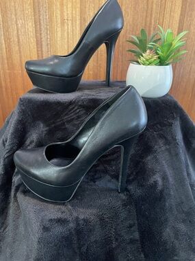 Jessica Simpson Black Platform Stiletto Pumps with High Heel
